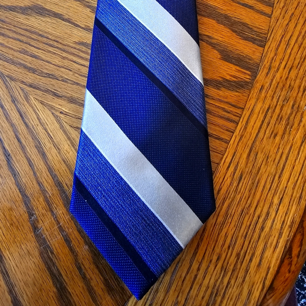 Valentino silk tie